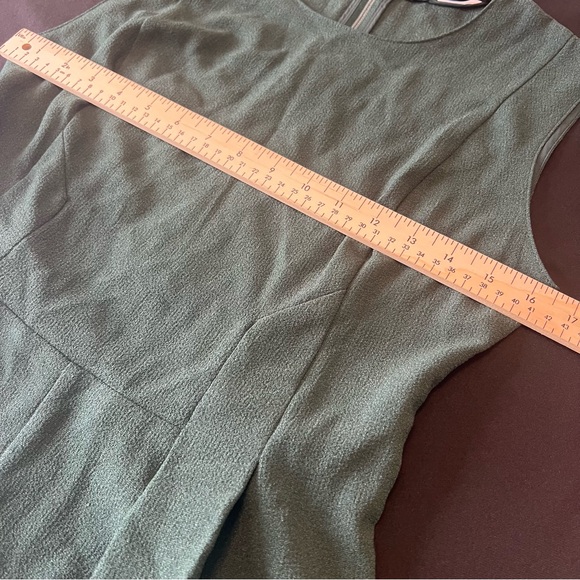 Dynamite Forest Green Sleeveless Fit & Flare Dress NWT Size M - Picture 8 of 10